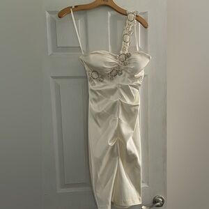 Ivory Caché cocktail dress